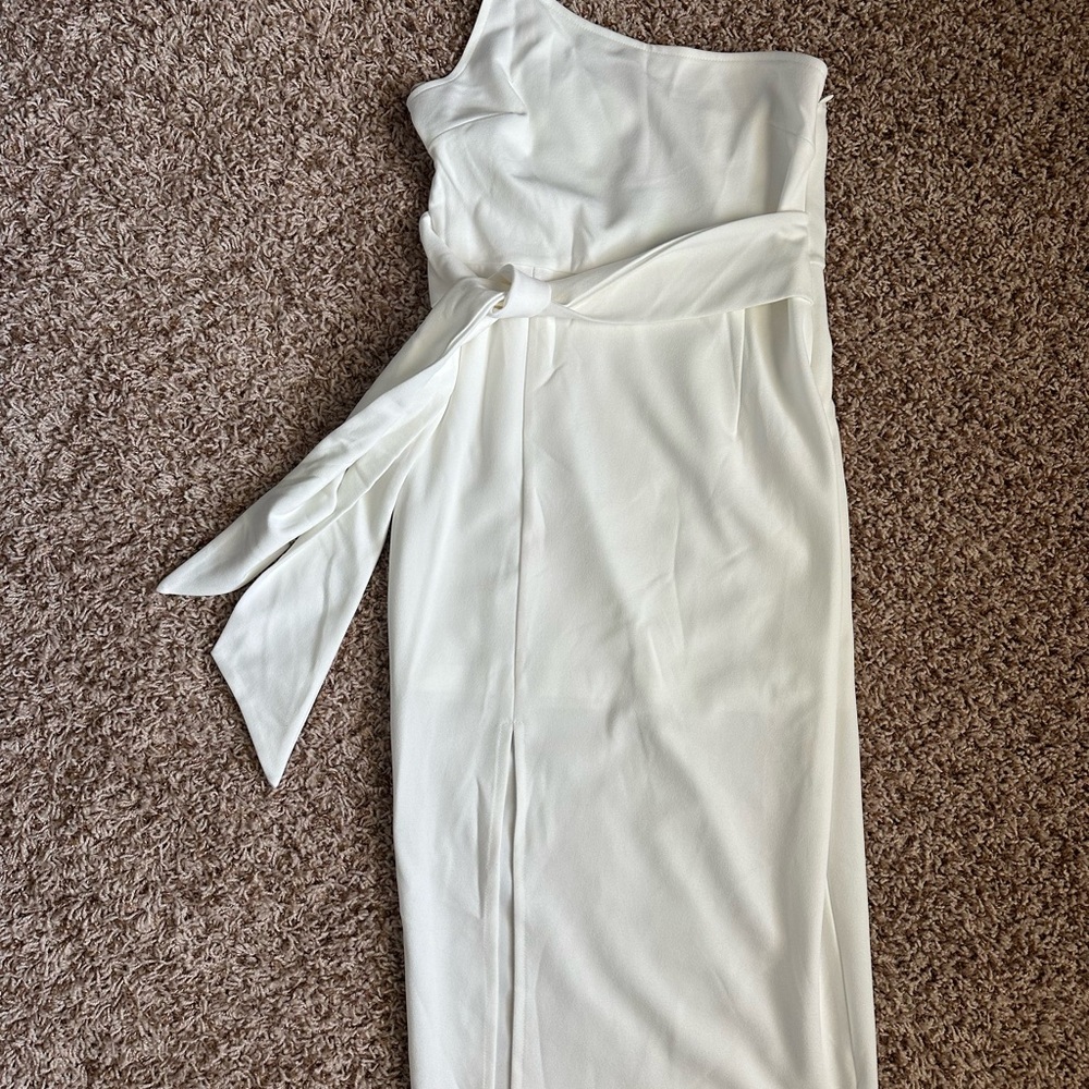 Elegant White One-Shoulder Dress